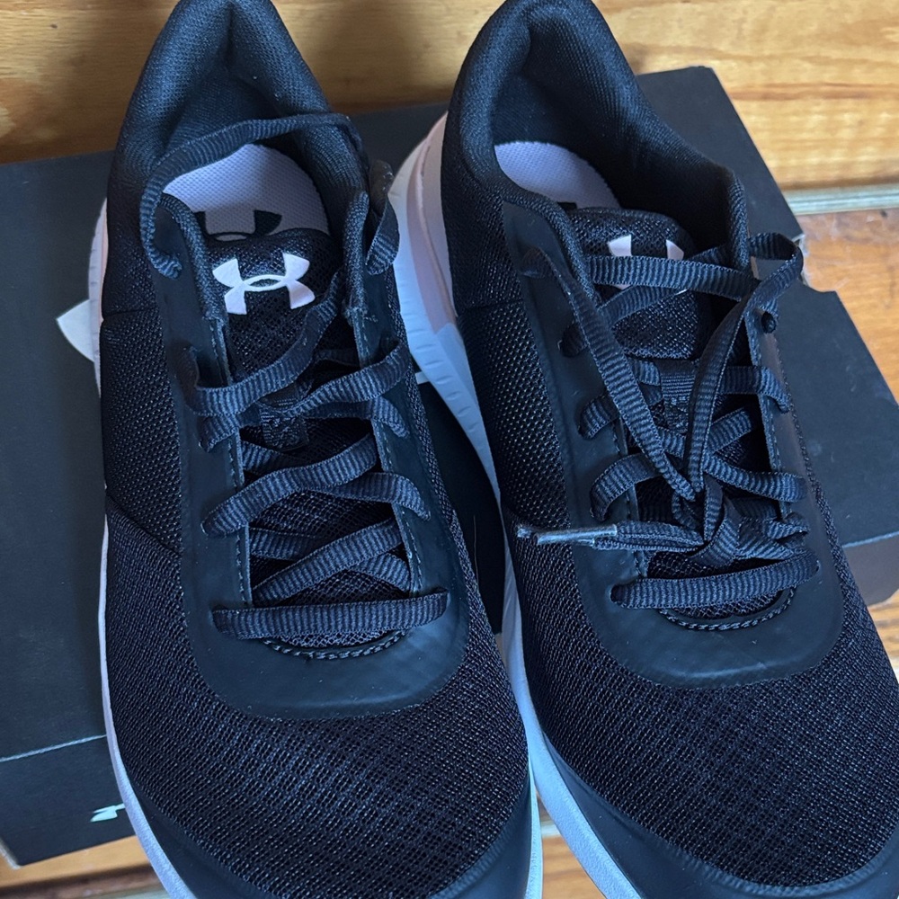 Under Armour Black Women's Aura Trainer Sneaker Size 11
